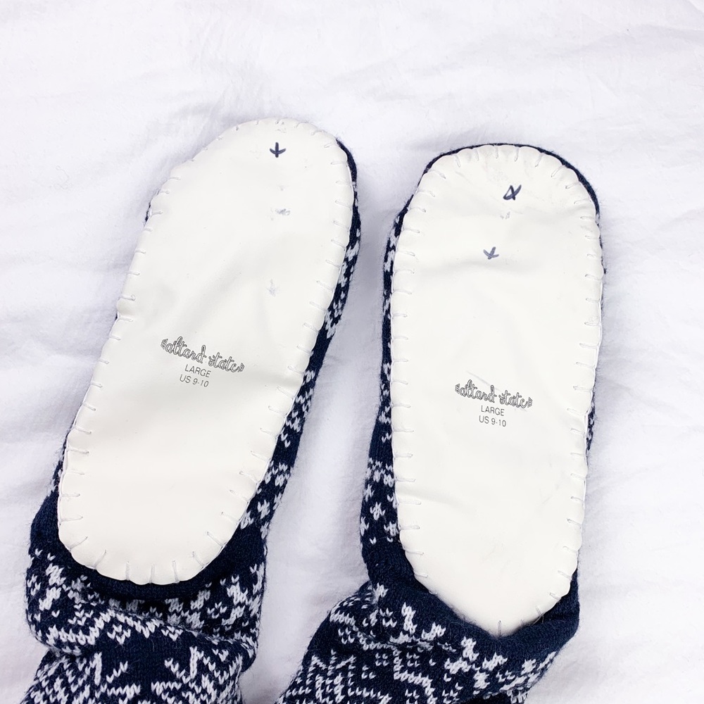 Altar'd State Navy & White Sweater Slipper Socks - Picture 3 of 3